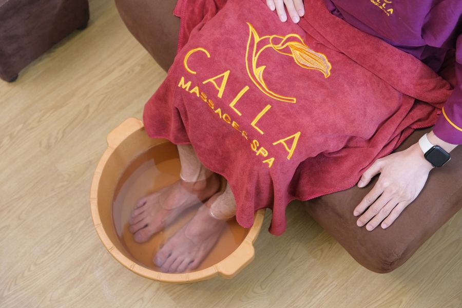 Ngâm chân thảo dược tại Calla